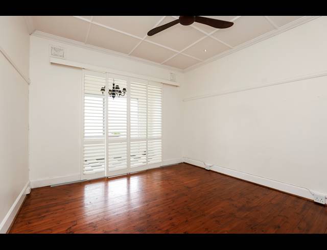 2.5 BEDROOM APARTMENT FOR SALE IN ESSENWOOD